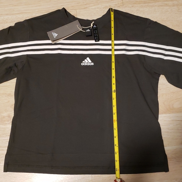 Adidas top - Picture 3 of 8